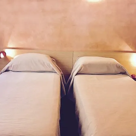 2 Magnolie Hotel 3*