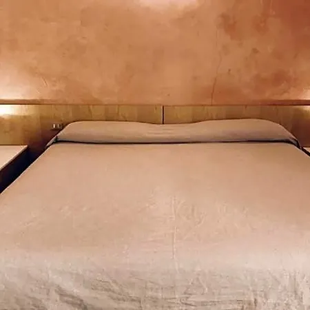 2 Magnolie Hotel 3*