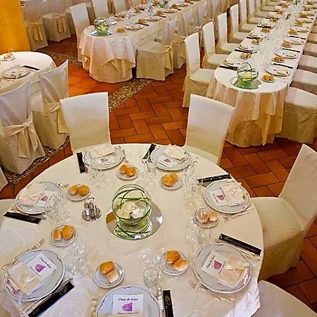 2 Magnolie Hotel 3*